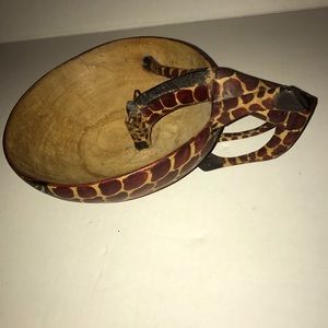 Wooden giraffe decor